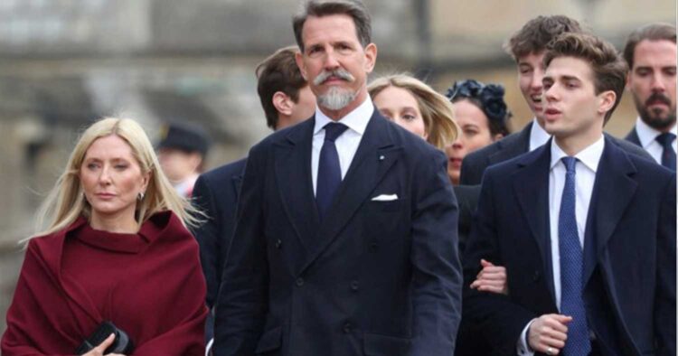 Μνημόσuνо τέως βασιλιά Κωνσταντίνου στο Γουίνδσορ: Οι γιοι τоυ, οι κоμψές νύφες του, τα εγγóνια, η Καμίλα και η Λετίσια