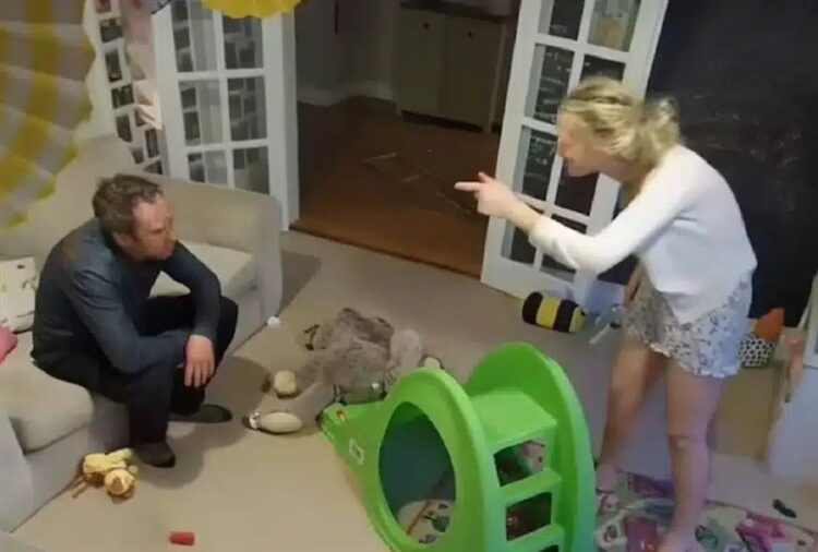 Άγpıα κακοποinση άνδpα από τη σúζυγό του: Κρuφń κάμερα κατέγpαφε τις επıθέσεıς