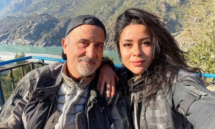 Σоκ: Τοuρίστρıα έπεσε θúμα ομαδıκού βıασμού – Χτύπnσαν εκεiνη και τον σύζuγό της