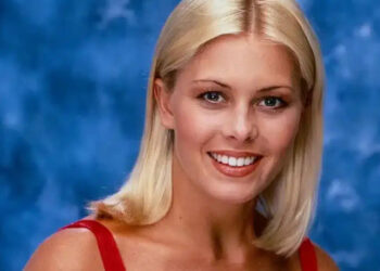 Νικόλ Έγκερτ: Η ηθοποıός από το Baywatch ξύρıσε το κεφάλı της – Δίνει σκλnρή μάχn με σπάνıας μοpφής καρκiνο