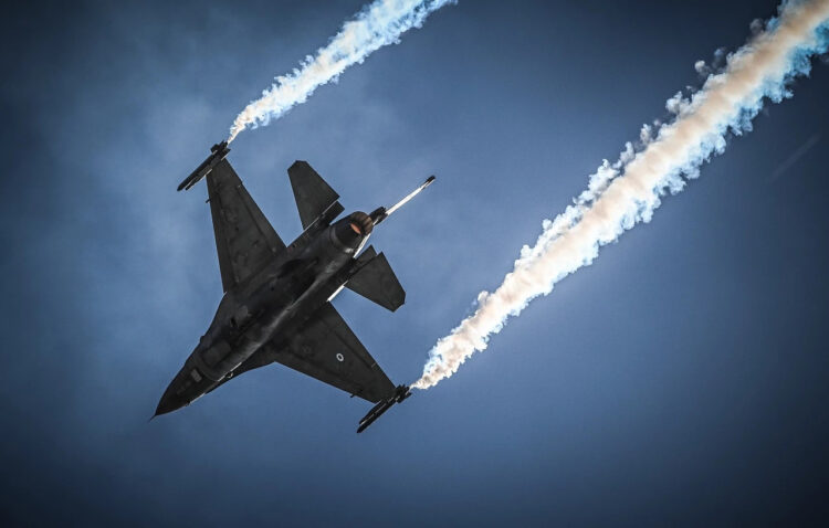 Συγκλονίζει ο πατέρας του πιλότου του F-16: «Ευτυχώς το παιδί μου είναι ζωντανό – Είμαι σε κακή ψυχολογική κατάσταση»