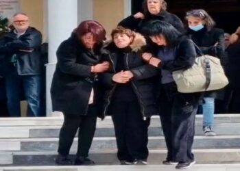 Έγκλημα στη Νίκαια: «Συγχώρεσέ με Στέλιο» – Ξέσπασε σε λυγμούς η πεθερά του 40χρονου που δολοφονήθηκε
