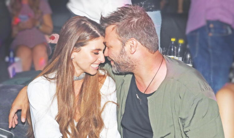 Ευχάριστα νέα για τον Γιώργο Σαμπάνη: Παντρεύεται την Ιωάννα Σαρρή