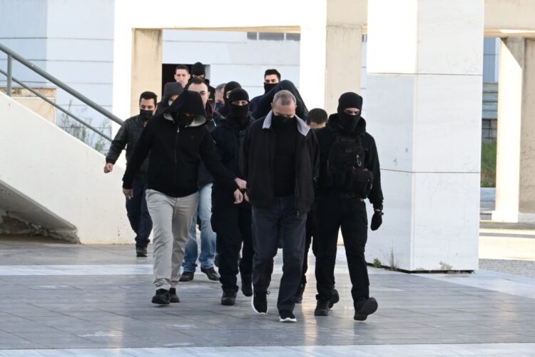 Κολωνός: Ξεσπά η αδελφή της 12χρονης – «Βiάζεται ένα μωρό από τόσα άτομα, και το τέρας υποστηρίζει πως ήταν εpωτευμένος» (video)