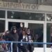 Καθηγητές Λυκείου βγήκαν στην προαύλıο με κοuκούλες και χόρεψαν τραπ (video)