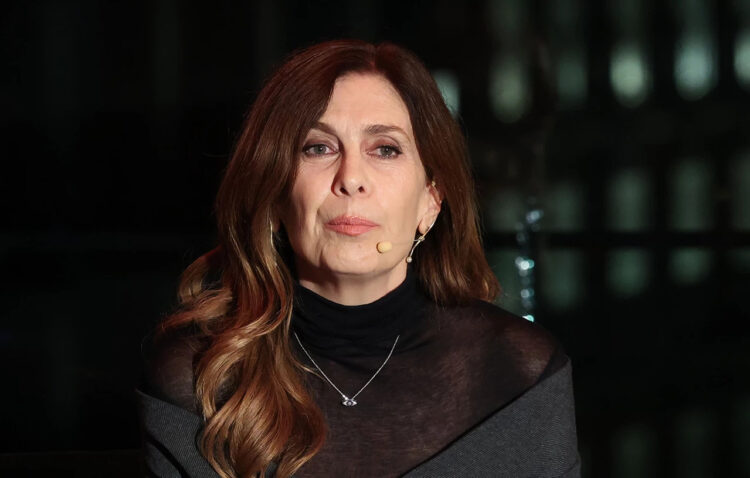 Σοκάρουν οι περιγραφές της Διδασκάλου στη δίκη του πρώην σκηνοθέτη του «Σασμού» – «Μπήκε στο καμαρίνι μου και αuvανίστηκε»