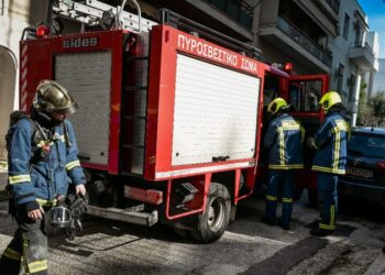 Φωτιά σε ξενοδοχείο στη Λιοσίων – Νεκpός βρέθηκε 40χρονος μέσα σε δωμάτιο