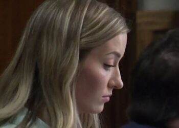 Αυτή είναι η 25χρονη καθηγήτρια που αποπλάνησε μαθητή της – «Θέλω να με αγγίζεις παντού» (φωτο, video)