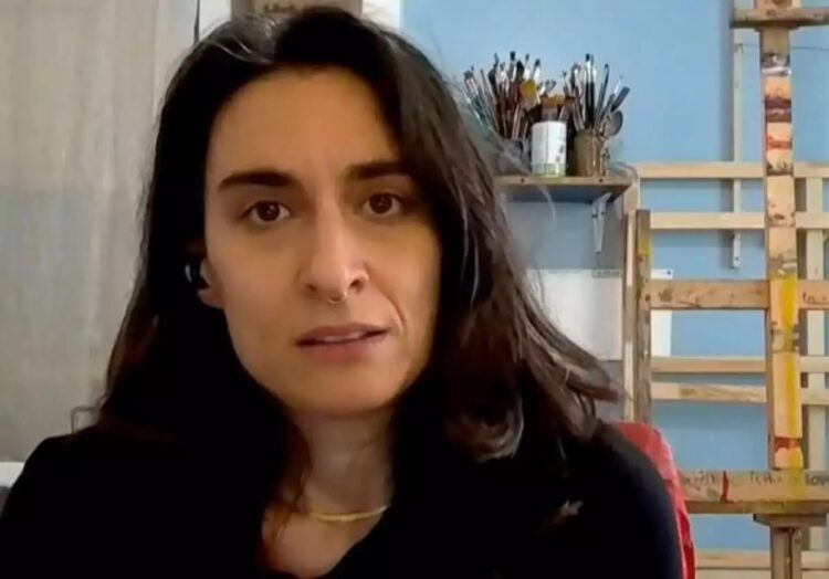 Η απόπειρα δολοφονίας της εικαστικού Μαρίνας Τζιάρα από τον σύζυγό της όταν του ζήτησε διαζύγιο: «Με μαχαίρωσε στο λαιμό και επιχείρησε να με στραγγαλίσει»