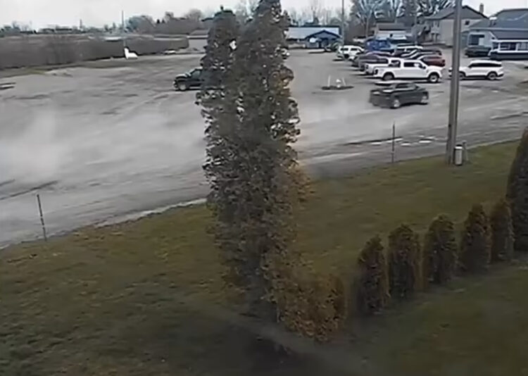 Μεθυσμένη οδηγός έπεσε με το αυτοκίνητό της σε παιδικό πάρτι σκοτώνοντας δυο παιδιά