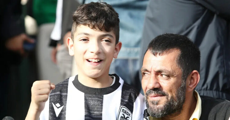 Συγκινεί ο μικρός Γιαννάκης: «Όνειρο μου να μπω όρθιος μέσα στην Τούμπα και οι φίλαθλοι να φωνάζουν το όνομά μου»