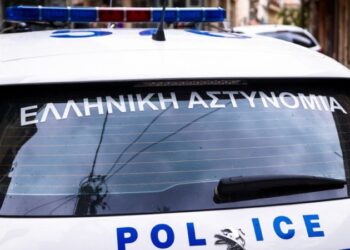 Άντρας σε κατάσταση αμóκ μαχαίpωσε αδερφό, φίλο και ένα μωρό 10 μηνών