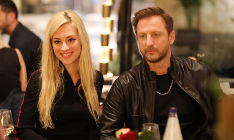 Γαμπρός ντύνεται σήμερα ο Κώστας Καραφώτης – Ποια είναι η εντυπωσιακή γυναίκα στο πλευρό του;