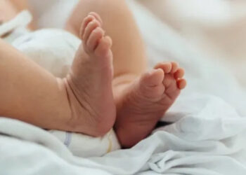 Θρίλερ με νεκρό βρέφος 4 μηνών – Το βρήκε με αφρούς στο στόμα η μητέρα του (video)