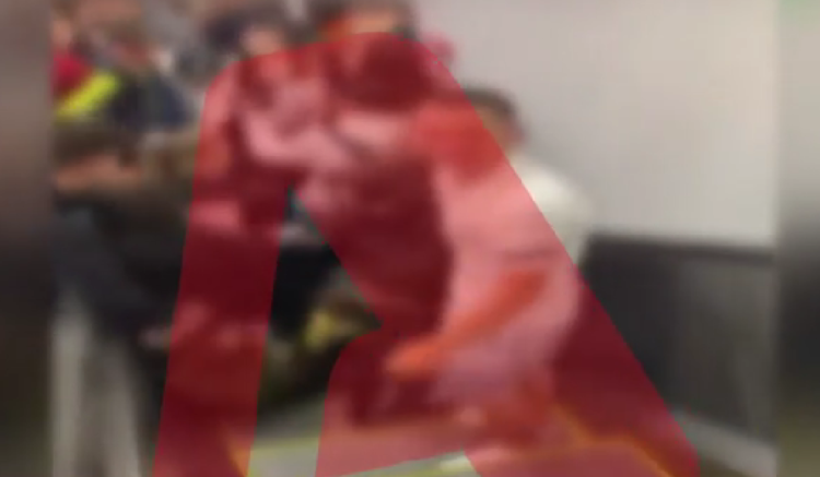 Βίντεο ντοκουμέντο από το χάος στο πλοίο με τραυματίες μαθητές από Σαντορίνη – Καταγγελίες για την κυλιόμενη σκάλα