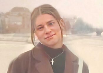 Θρήνος και οργή στην κηδεία της 17χρονης Νικολέτας στην Κρήτη: Γιατί δεν την «διάβασαν» οι ιερείς