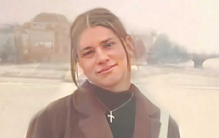 Θρήνος και οργή στην κηδεία της 17χρονης Νικολέτας στην Κρήτη: Γιατί δεν την «διάβασαν» οι ιερείς