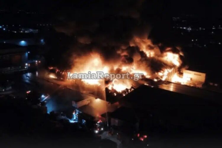 Μαθεύτηκε τι θα γινόταν σήμερα στο εργοστάσιο στη Λαμία που πήρε χτες φωτιά και κάηκε ολοσχερώς