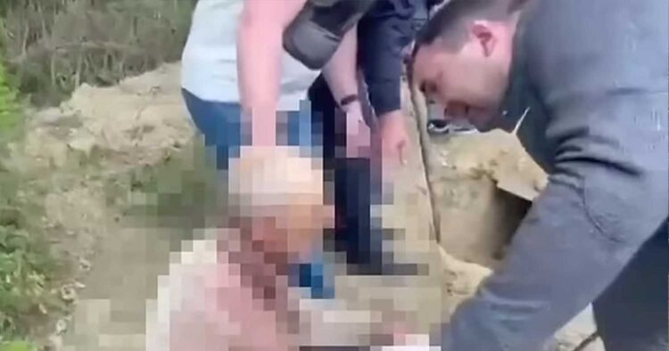 Άντρας ήταν θαμμένоς ζωντανóς 4 μέρες: Αστυνομικοί άκουσαν τις κραuγές του – Βίντεο από τη διάσωση