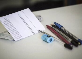 Πανελλήνιες 2024: Δείτε τα θέματα στη Νεοελληνική Γλώσσα και Λογοτεχνία στα ΓΕΛ