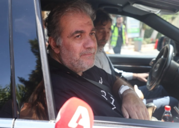 Χωρίς λόγια και γεμάτος δάκρυα: Ο Δημήτρης Σταρόβας πήρε εξιτήριο & οι πρώτες εικόνες του ήταν συγκλονιστικές