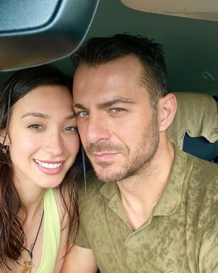 Δήμητρα Βαμβακούση: Η ανάρτηση για την ονομαστική γιορτή του Γιώργου Αγγελόπουλου και η φωτογραφία με την κόρη τους