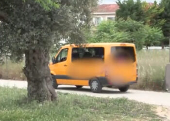 Ξέχασαν 5χρονο για 6 ώρες μέσα στο σχολικό στην Κηφισιά – Αναζητούνται ο οδηγός και η συνοδός (video)