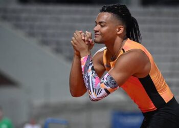 Μόνο υπερηφάνεια: Ο ιπτάμενος Εμμανουήλ Καραλής έκανε νέο ρεκόρ στο επί κοντώ με άλμα στα 5,93μ. – Δείτε βίντεο