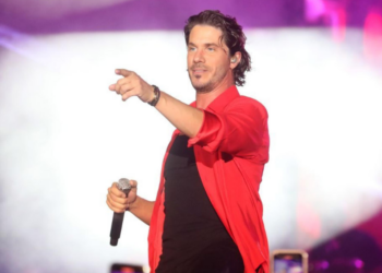 Οικονομόπουλος: Αφιέρωσε το «έκπτωτος άγγελος» σε Αστυνομικό που έχασε τη ζωή του εν ώρα υπηρεσίας