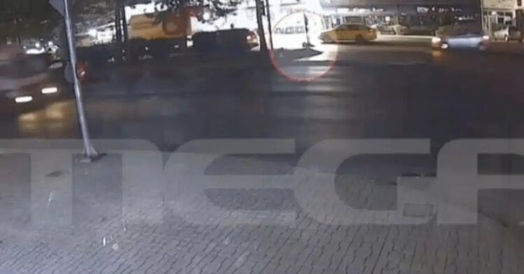 Ζητείται ανθρωπιά: Επί 10 λεπτά οδηγοί προσπερνούσαν το κορίτσι που ψυχοραγούσε στη λεωφόρο Αθηνών – Άφαντος ο οδηγός που την παρέσυρε