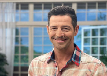 Περήφανος μπαμπάς: Ο Απόστολος Ρουβάς μας δείχνει για 1η φορά τον κούκλο γιο του