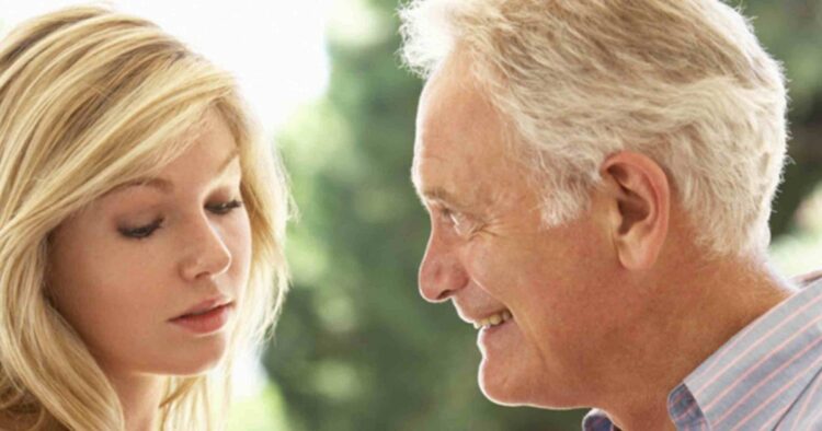 «Ερωτεύτηκα τον πεθερό μου και θέλω να πάρω διαζύγιο από τον γιο του, πως λέτε να του το πω;»