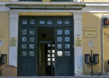 Στη φυλακή ο γνωστός δικηγόρος που ξυλοκόπησε τη σύζυγό του