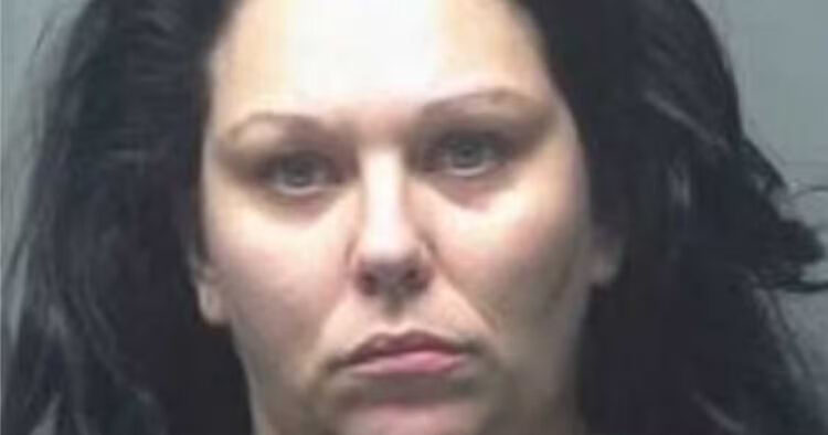 Φpίκη: Μητέρα πλńρωσε γıα να βıάσουν και να σκоτwσоυν το παıδί της