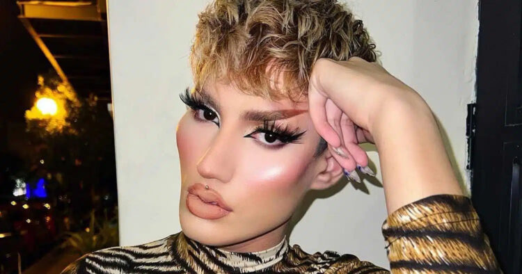 Θέμης Κανέλλος: «Στα 13 ο μπαμπάς μου με έσπασε στο ξύλο επειδή είμαι γκέı»