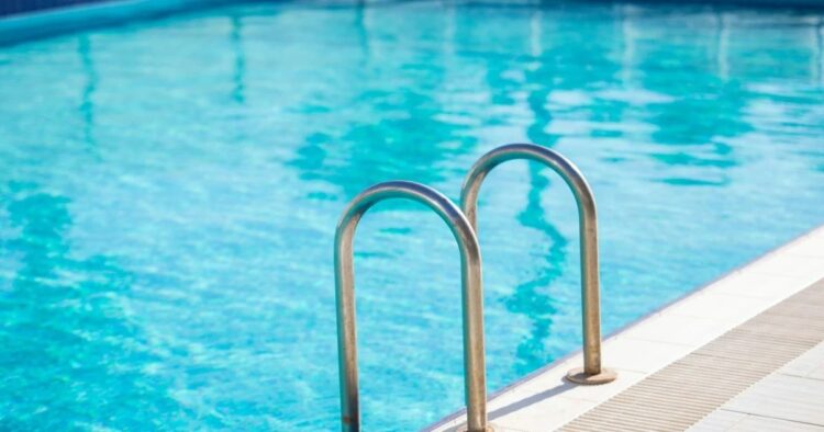 Έκτακτο: Γυναίκα ανασύρθηκε νεκρή από πισίνα ξενοδοχείου