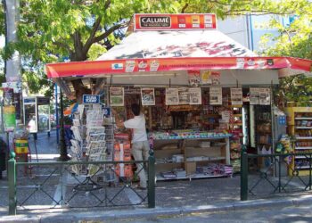 Τέλος το νεράκι με 50 λεπτά στα περίπτερα – Πόσο αυξάνεται η τιμή του