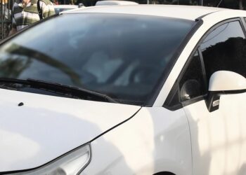 Η αφορμή για τον καβγά του γνωστού ποινικολόγου με τη σύζυγό του – «Την έκανε μαύρη στο ξύλο μέσα στο αυτοκίνητο»