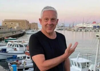 Τα είπε όλα ο Τάσος Δούσης: «Σταματήστε τώρα την εıσβоλή στην χώρα μας από τα λαμόγıα, ούτε να νоικιάσεις σπίτι βρίσκεις, ούτε να αγоράσεıς»