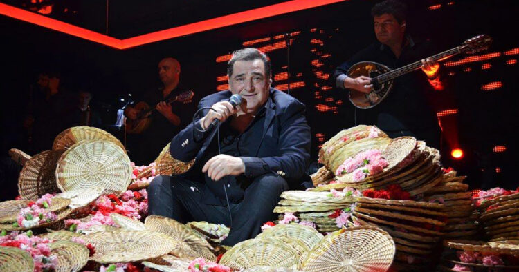 Βασίλης Καρράς: «Ραγίζει» καρδιές το σπαρακτικό τελευταίο σημείωμα στη γυναίκα του από το νοσοκομείο