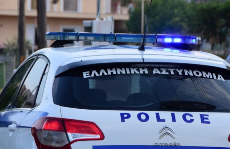 Σοκ : 33χρονος προσπάθησε να πνίξει την πρώην του ενώ είχε το 10 μηνών βρέφος στην αγκαλιά της