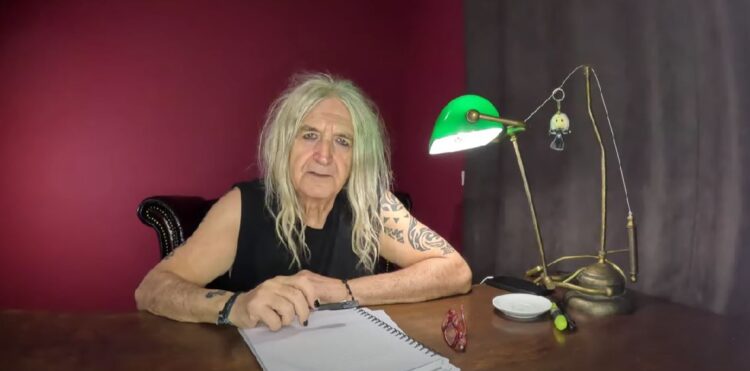 Χαμός με τις δηλώσεις του Νίκου Καρβέλα: « Να καταργηθεί η πίστη στον Θεό!»