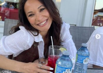 Συγκλονίζει η Μάρω Λύτρα: «Επέζησα από δύο εγχειρήσεις ανευρύσματος εγκεφάλου»