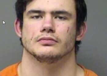 Φοιτητής έπνιξε τη μητέρα του επειδή τον έδιωξε από το σπίτι – Του είπε να βρει δουλειά και να καθαρίζει το δωμάτιο του για να μείνει