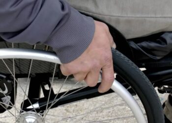 «Εσύ είσαι με το καροτσάκι, πώς να μπούμε; Είναι κυριλέ το μαγαζί!» μου είπε στο πρώτο ραντεβού