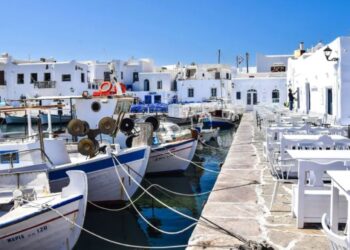 Πάρος: Αφεντικίνα απαίτησε από μητέρα να δουλέψει και το παιδί της επειδή μένουν μαζί στο κατάλυμα και …κοστίζει