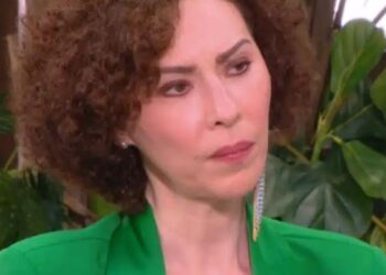 Συγκλονίζει η Δώρα Χρυσικού: Δείχνει για πρώτη φορά την τομή 40 εκατοστών στο σώμα της μετά την μάχη με τον καρκίνο