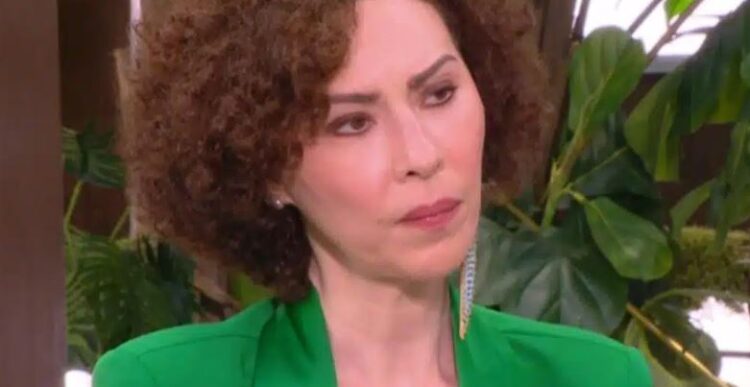 Συγκλονίζει η Δώρα Χρυσικού: Δείχνει για πρώτη φορά την τομή 40 εκατοστών στο σώμα της μετά την μάχη με τον καρκίνο