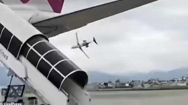 Πτώση αεροπλάνου με 18 νεκρούς