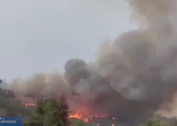 Νέα φωτιά τώρα – Διπλό πύρινο μέτωπο – Τραυματίστηκε πυροσβέστης